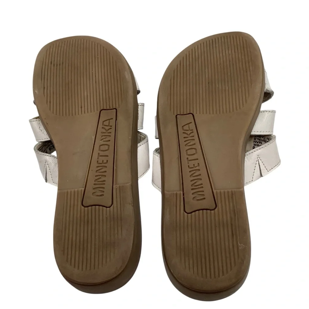Minnetonka White leather Sandals‎ Slip-On Comfort size 8